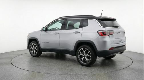 Silver Zynith Metallic Clearcoat 2025 Jeep Compass Limited