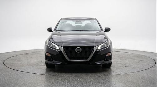 Super Black 2025 Nissan Altima SV FWD