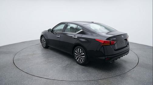 Super Black 2025 Nissan Altima SV FWD