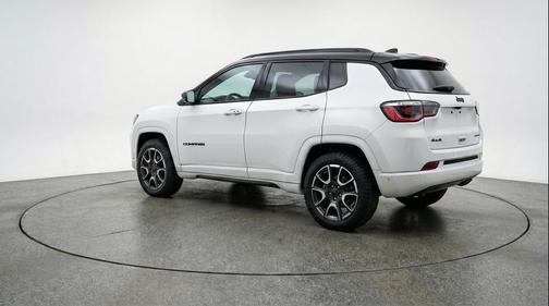 Bright White Clearcoat 2025 Jeep Compass Trailhawk