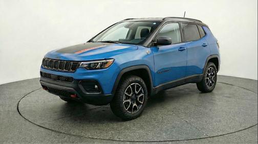Hydro Blue Pearlcoat 2025 Jeep Compass Trailhawk
