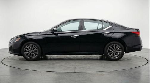 Super Black 2025 Nissan Altima SV FWD