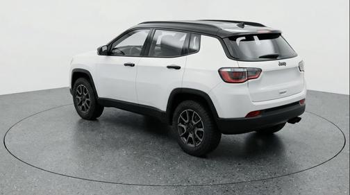 Bright White Clearcoat 2025 Jeep Compass Trailhawk