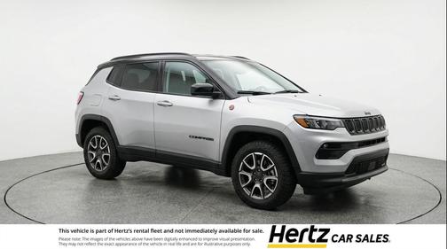 Silver Zynith Metallic Clearcoat 2025 Jeep Compass Trailhawk