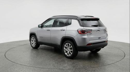 Silver Zynith Metallic Clearcoat 2025 Jeep Compass Limited