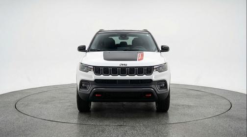 Bright White Clearcoat 2025 Jeep Compass Trailhawk