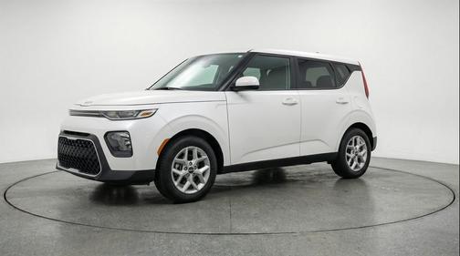 Snow White Pearl 2025 Kia Soul LX