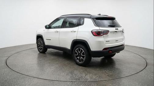 Bright White Clearcoat 2025 Jeep Compass Trailhawk