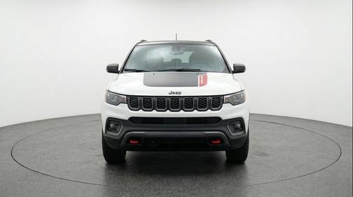 Bright White Clearcoat 2025 Jeep Compass Trailhawk