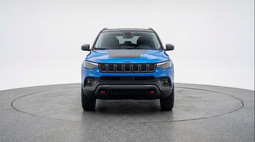 Hydro Blue Pearlcoat 2025 Jeep Compass Trailhawk