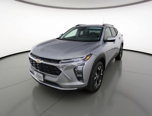 Sterling Gray Metallic 2025 Chevrolet Trax LT