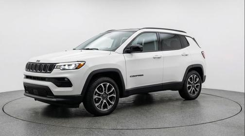 Bright White Clearcoat 2025 Jeep Compass Trailhawk