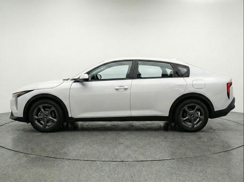 Snow White Pearl 2025 Kia K4 LXS
