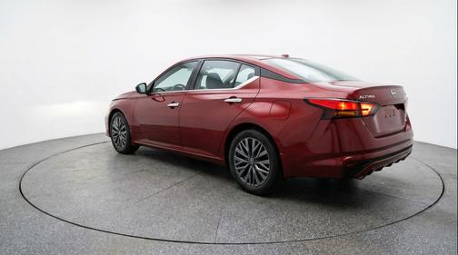 Garnet Pearl Metallic 2025 Nissan Altima SV FWD