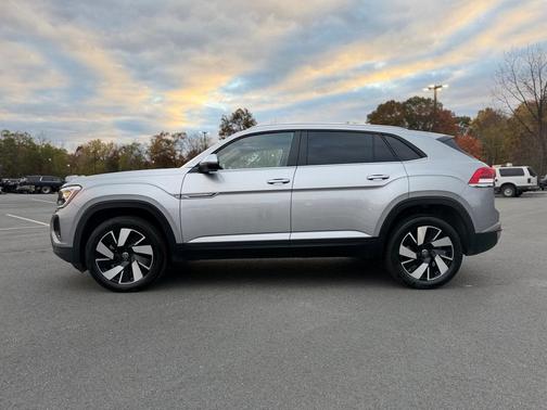 2025 Volkswagen Atlas Cross Sport 2.0T SE w/Technology