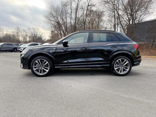 2024 Audi Q3 45 S line Premium