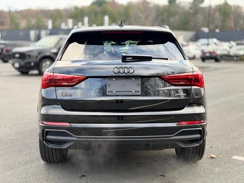 2024 Audi Q3 45 S line Premium