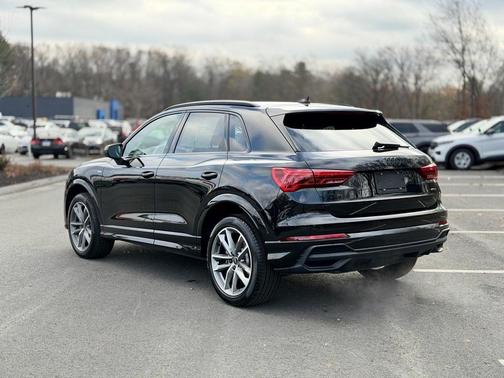 2024 Audi Q3 45 S line Premium