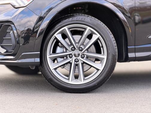 2024 Audi Q3 45 S line Premium