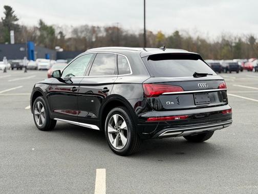 2023 Audi Q5 40 Premium