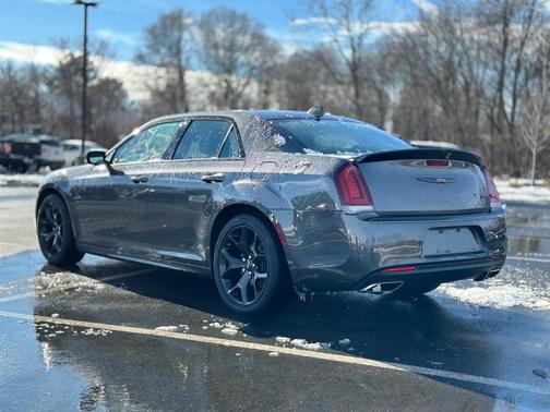 2022 Chrysler 300 S