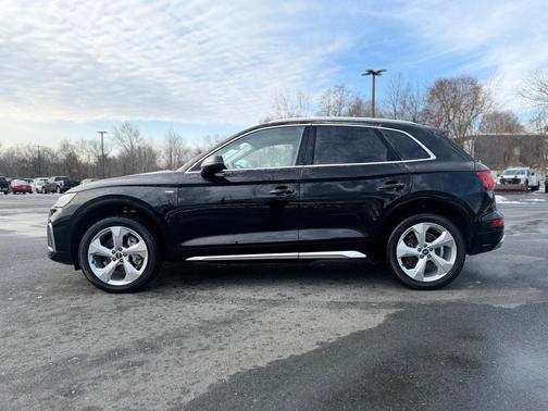 2023 Audi Q5 45 S line quattro Premium
