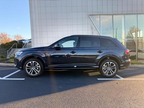 2026 Audi Q7 45 Premium