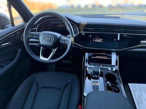 2026 Audi Q7 45 Premium