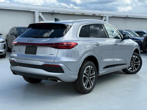 2025 Audi Q5 2.0T quattro Premium