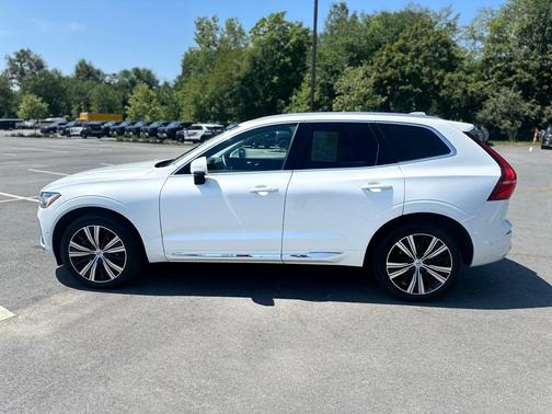 2023 Volvo XC60 B5 Plus Bright Theme