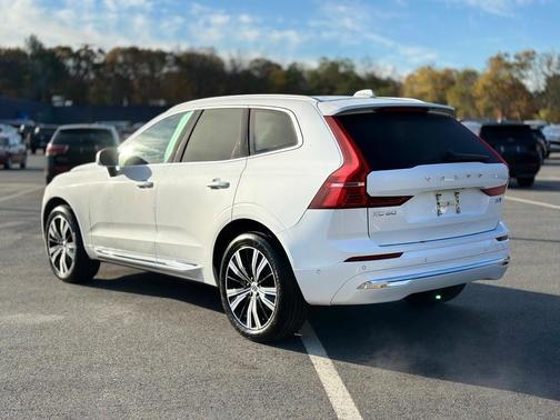 2023 Volvo XC60 B5 Plus Bright Theme