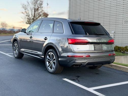 2026 Audi Q7 45 Premium