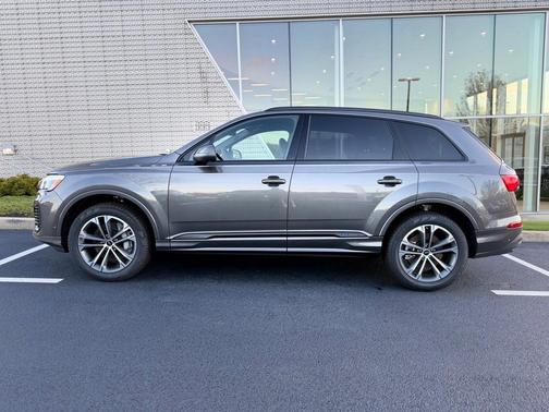 2026 Audi Q7 45 Premium