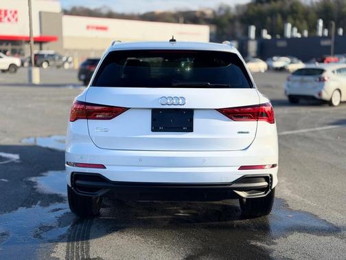 2025 Audi Q3 45 S line Premium