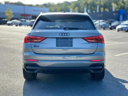 2024 Audi Q3 Premium 45 TFSI S line quattro Tiptronic