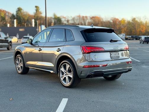 2025 Audi Q5 45 S line quattro Premium