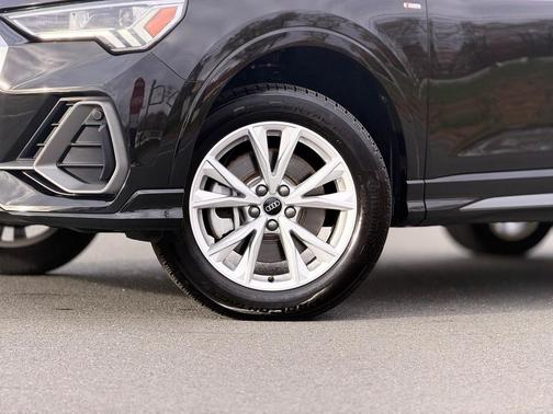 2025 Audi Q3 45 S line Premium