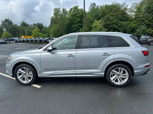 2022 Audi Q7 55 Premium Plus