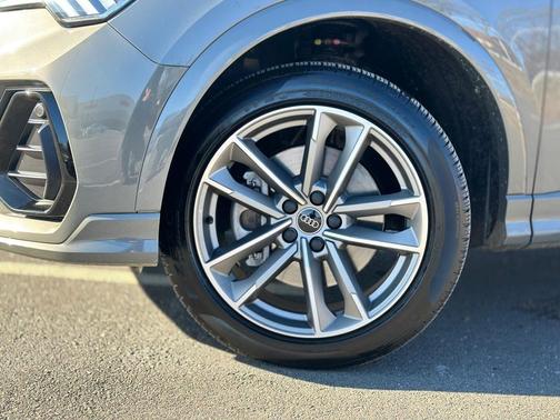 2025 Audi Q3 45 S line Premium