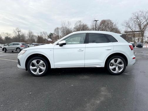2022 Audi Q5 45 S line quattro Premium