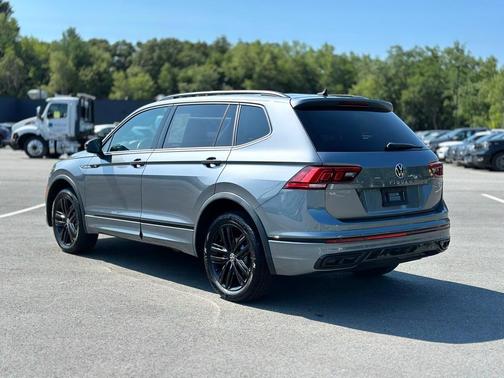 2022 Volkswagen Tiguan 2.0T SE R-Line Black