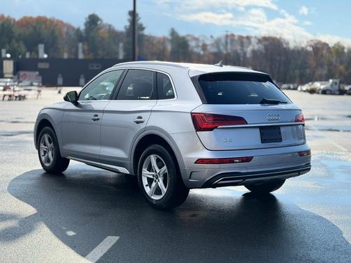 2023 Audi Q5 40 Premium