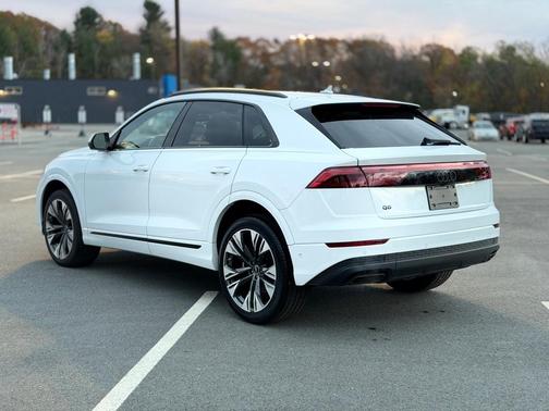 2025 Audi Q8 55 Premium