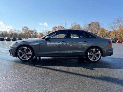 2023 Audi A4 45 S line Prestige