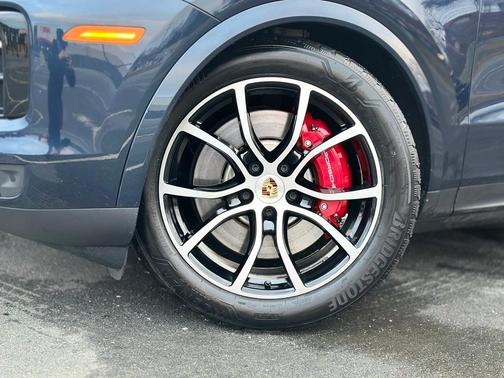 2024 Porsche Cayenne S