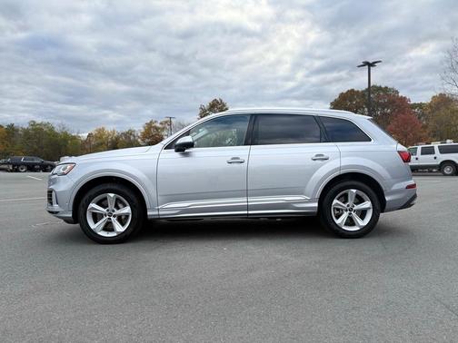2022 Audi Q7 55 Premium