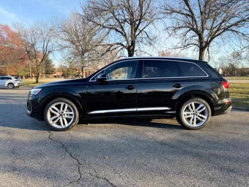 2025 Audi Q7 55 Premium Plus
