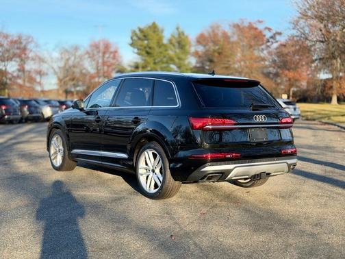 2025 Audi Q7 55 Premium Plus
