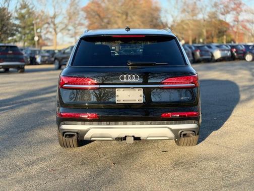 2025 Audi Q7 55 Premium Plus