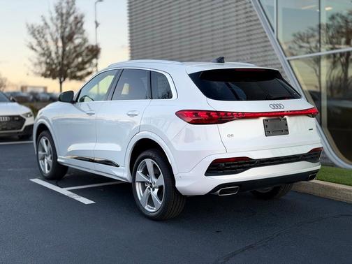 2025 Audi Q5 2.0T quattro Premium